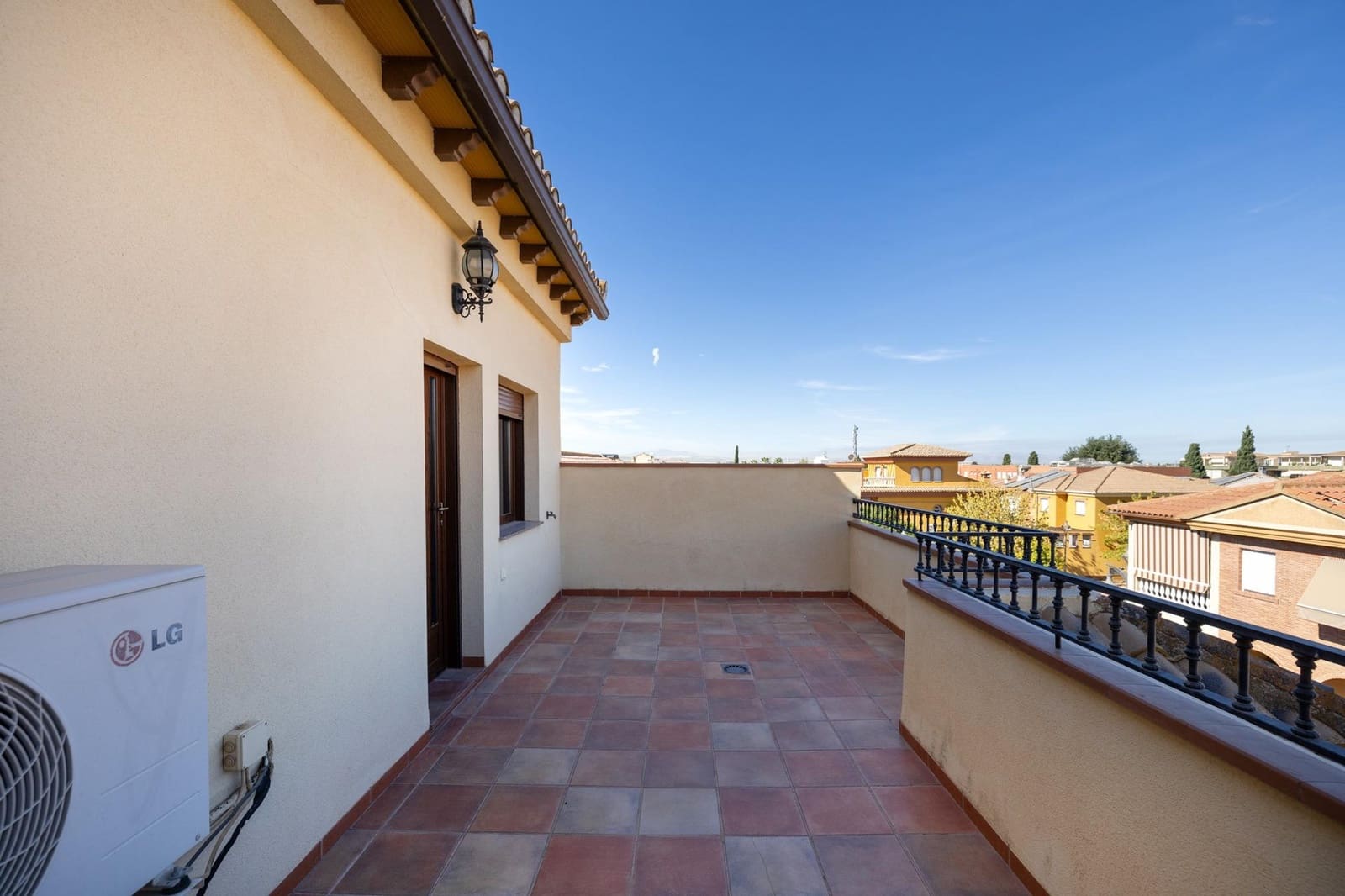 5 soverom Hus til salgs i Atarfe med garasje - € 325 000 (Ref: 9434243)