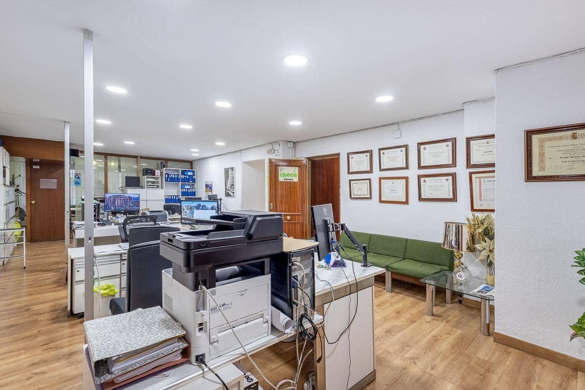 Local Comercial en Granada ciudad en venta - 819.000 € (Ref: 9434246)