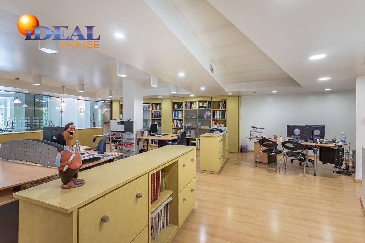 Comercial para venda em Granada cidade - 495 000 € (Ref: 9434248)