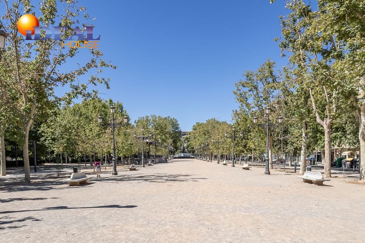 Comercial para venda em Granada cidade - 495 000 € (Ref: 9434248)