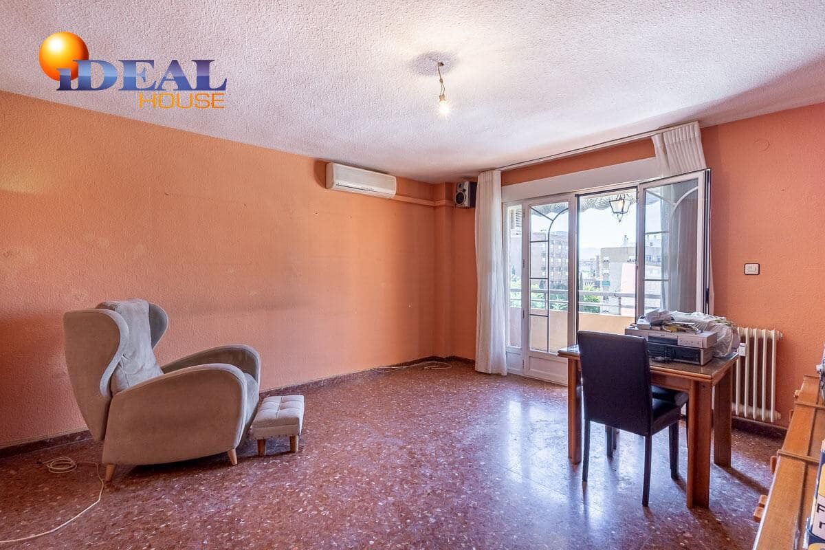 4 bedroom Flat for sale in Granada city with garage - € 329,000 (Ref: 9434249)