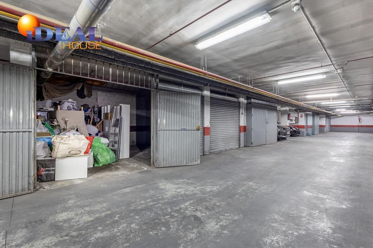 4 bedroom Flat for sale in Granada city with garage - € 329,000 (Ref: 9434249)