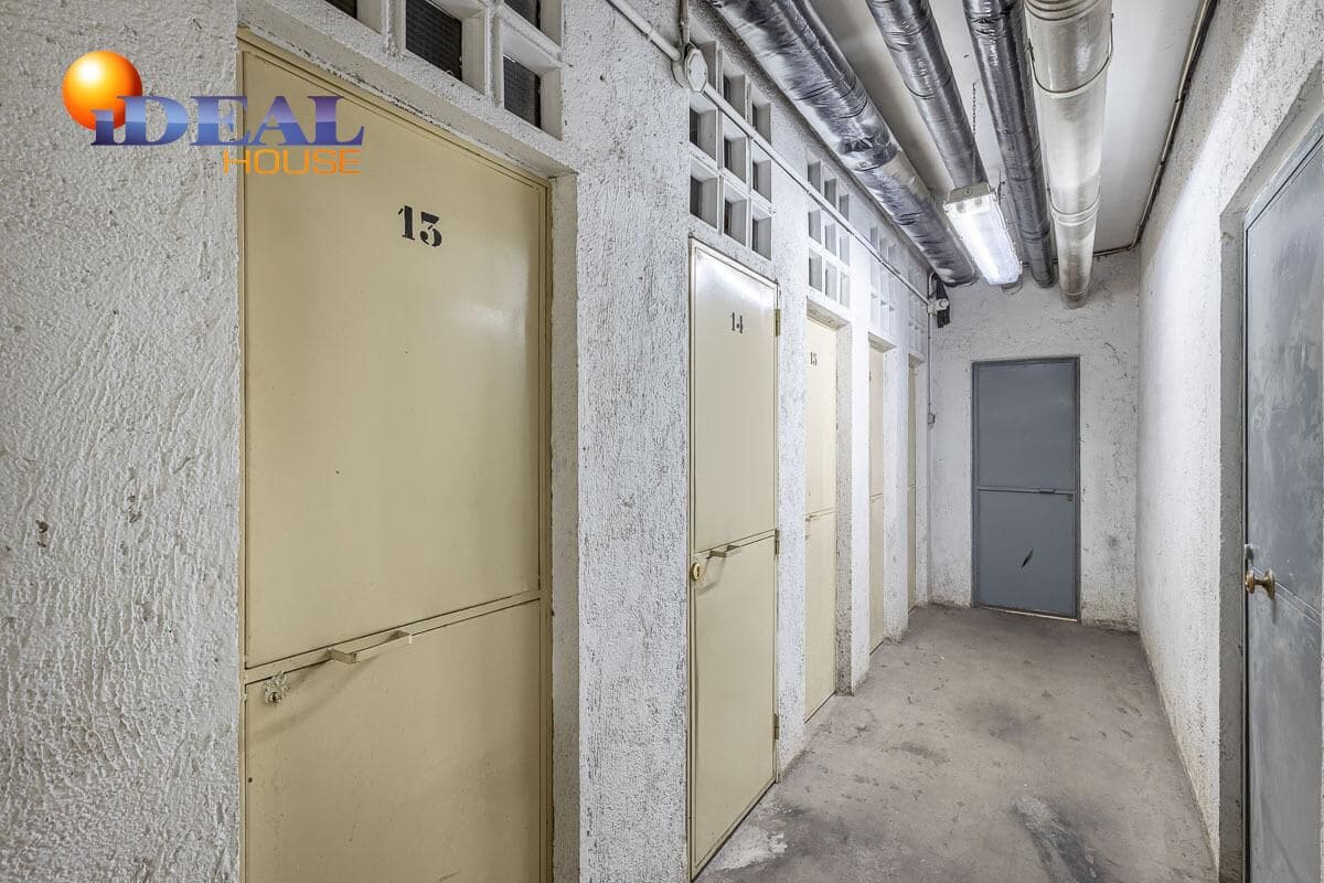 4 bedroom Flat for sale in Granada city with garage - € 329,000 (Ref: 9434249)