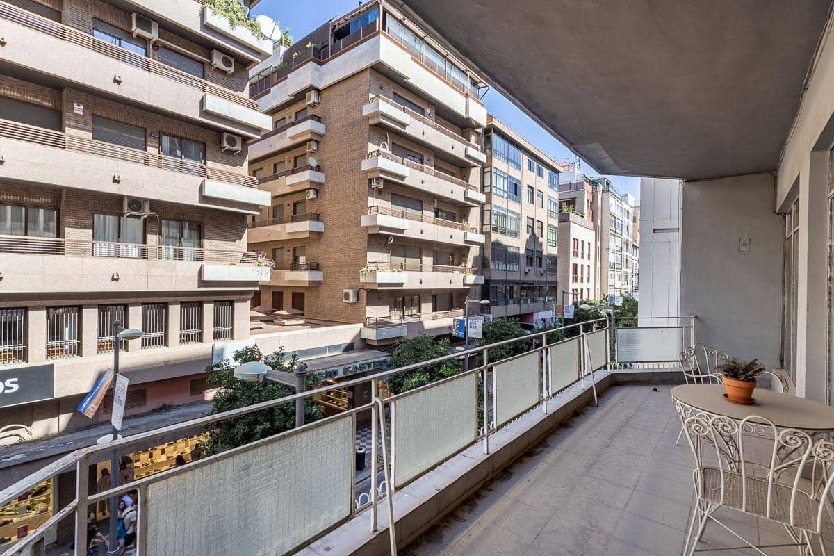 5 sovrum Lägenhet till salu i Granada stad - 548 000 € (Ref: 9434250)