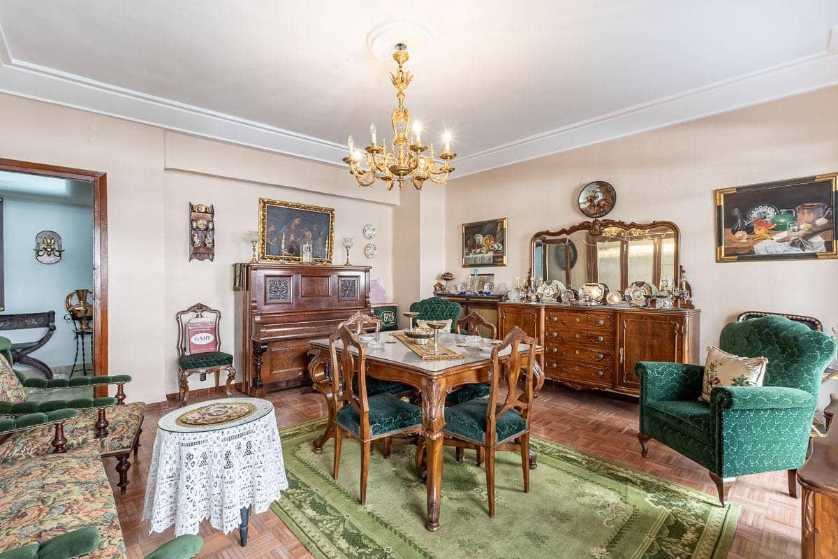 5 sovrum Lägenhet till salu i Granada stad - 548 000 € (Ref: 9434250)