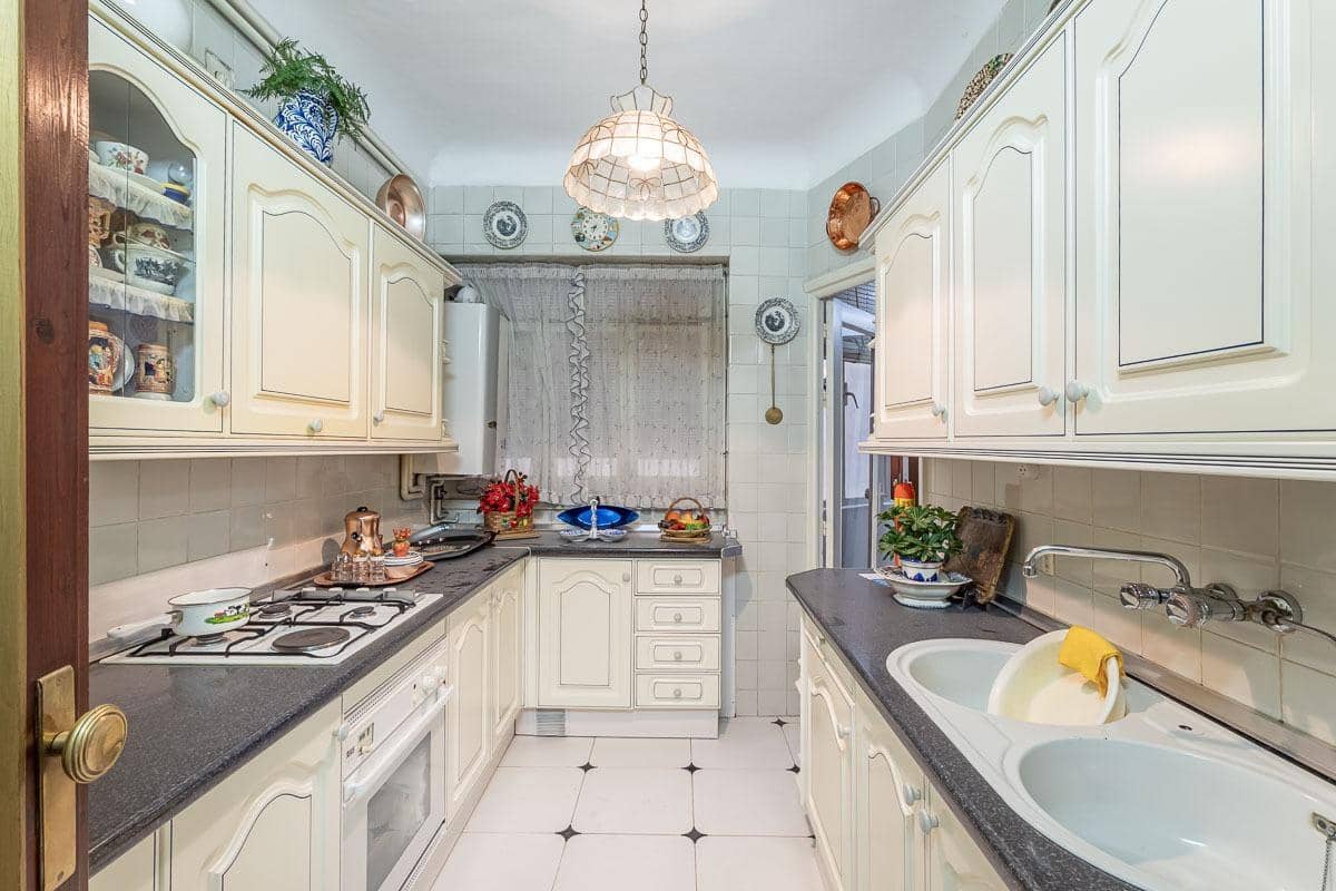 5 sovrum Lägenhet till salu i Granada stad - 548 000 € (Ref: 9434250)