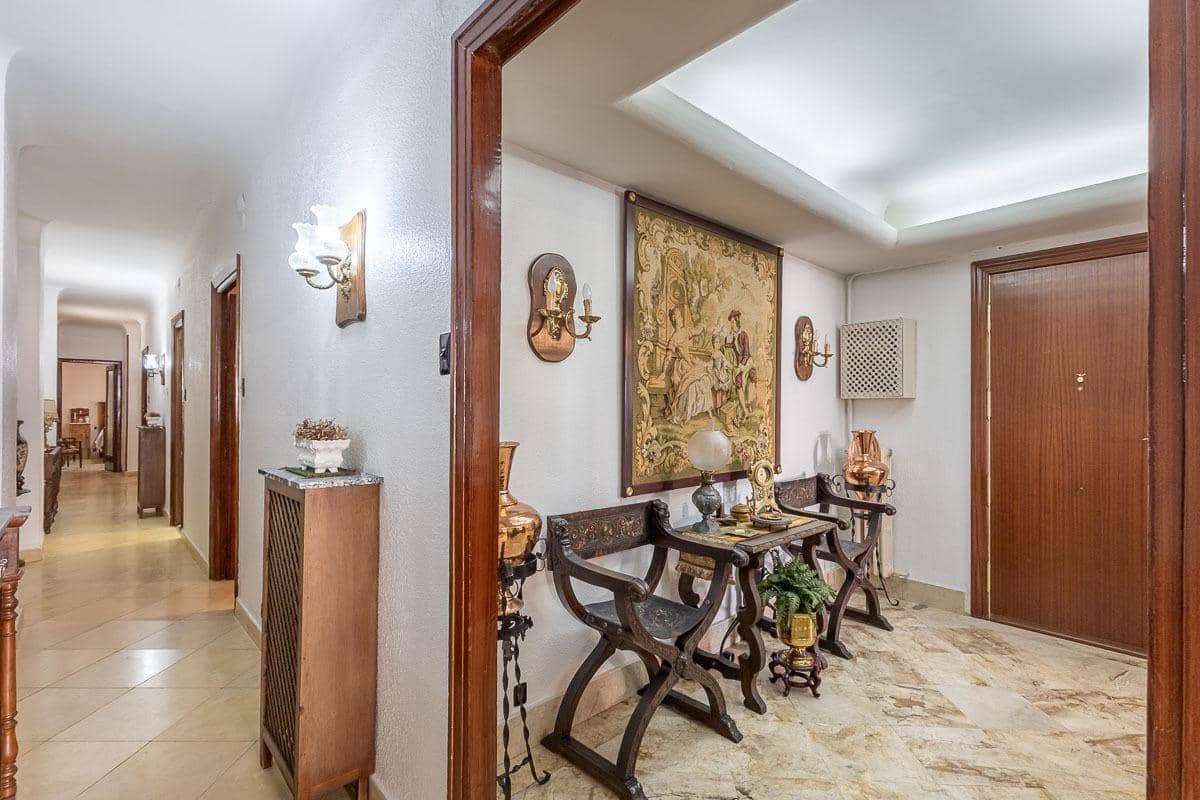 5 sovrum Lägenhet till salu i Granada stad - 548 000 € (Ref: 9434250)