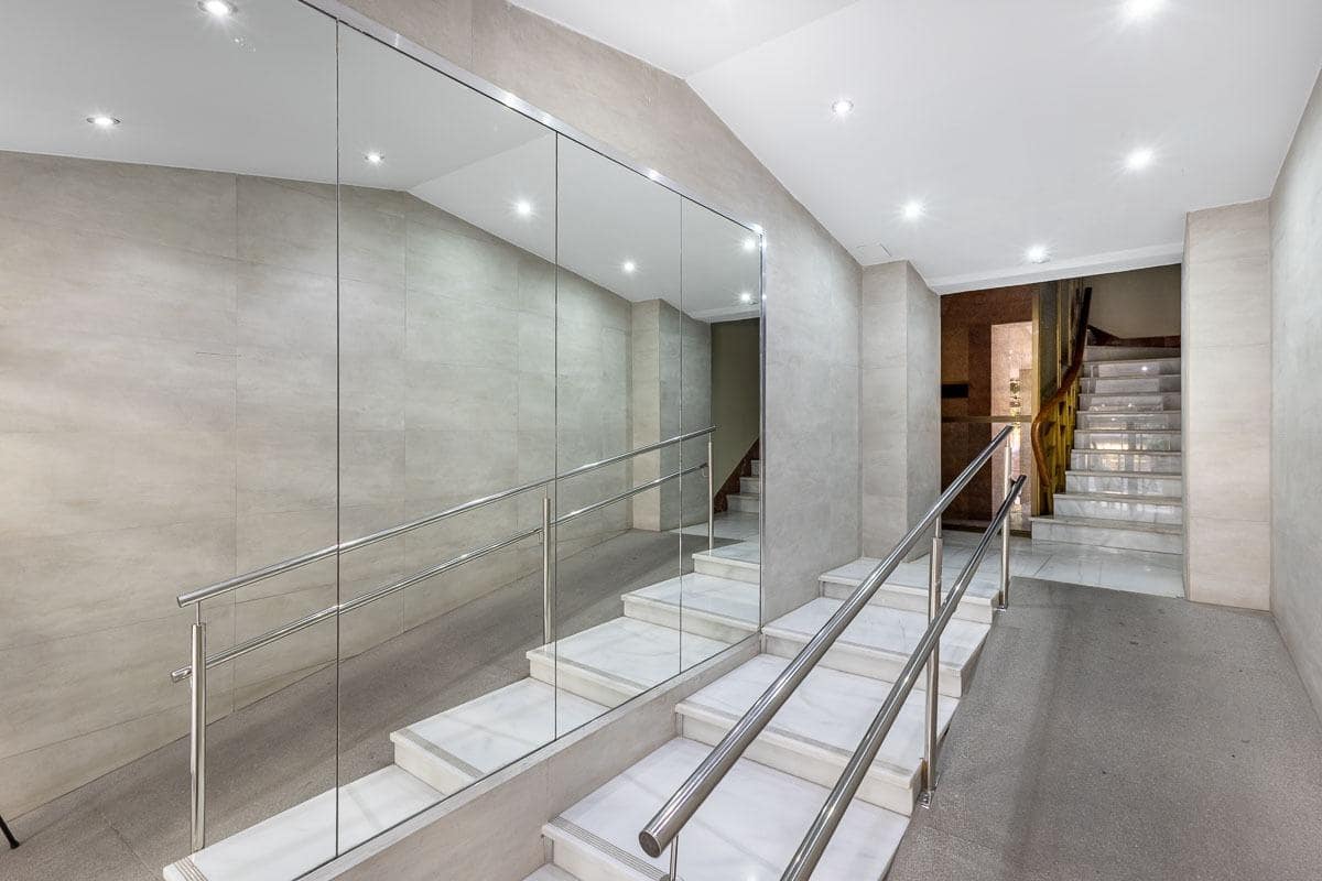 5 sovrum Lägenhet till salu i Granada stad - 548 000 € (Ref: 9434250)