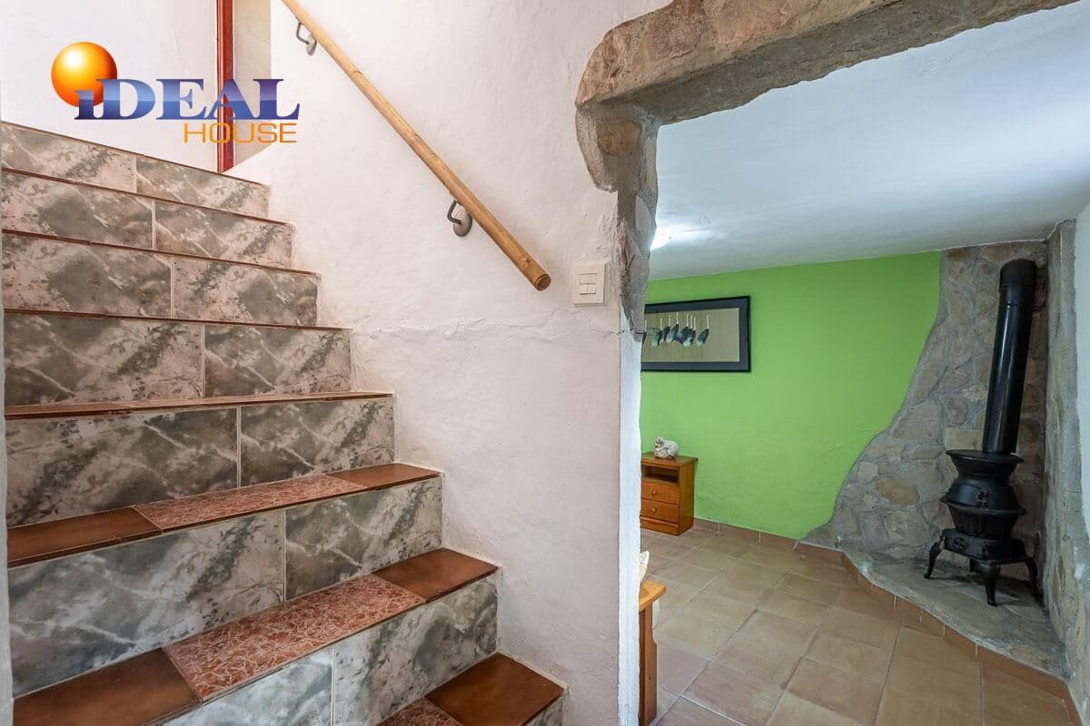 7 bedroom Villa for sale in Montefrio - € 350,000 (Ref: 9434252)