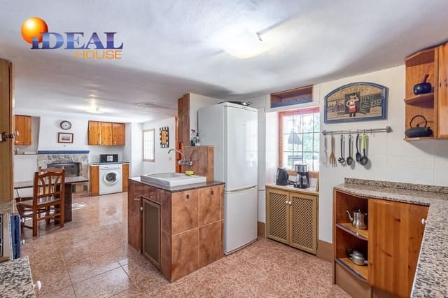 7 bedroom Villa for sale in Montefrío - € 350,000 (Ref: 9434252)