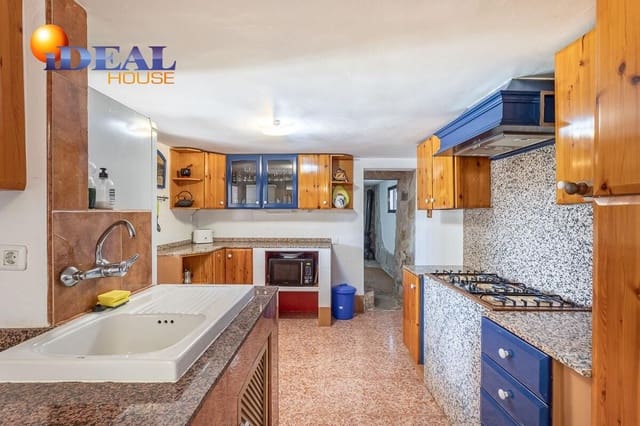 7 bedroom Villa for sale in Montefrío - € 350,000 (Ref: 9434252)