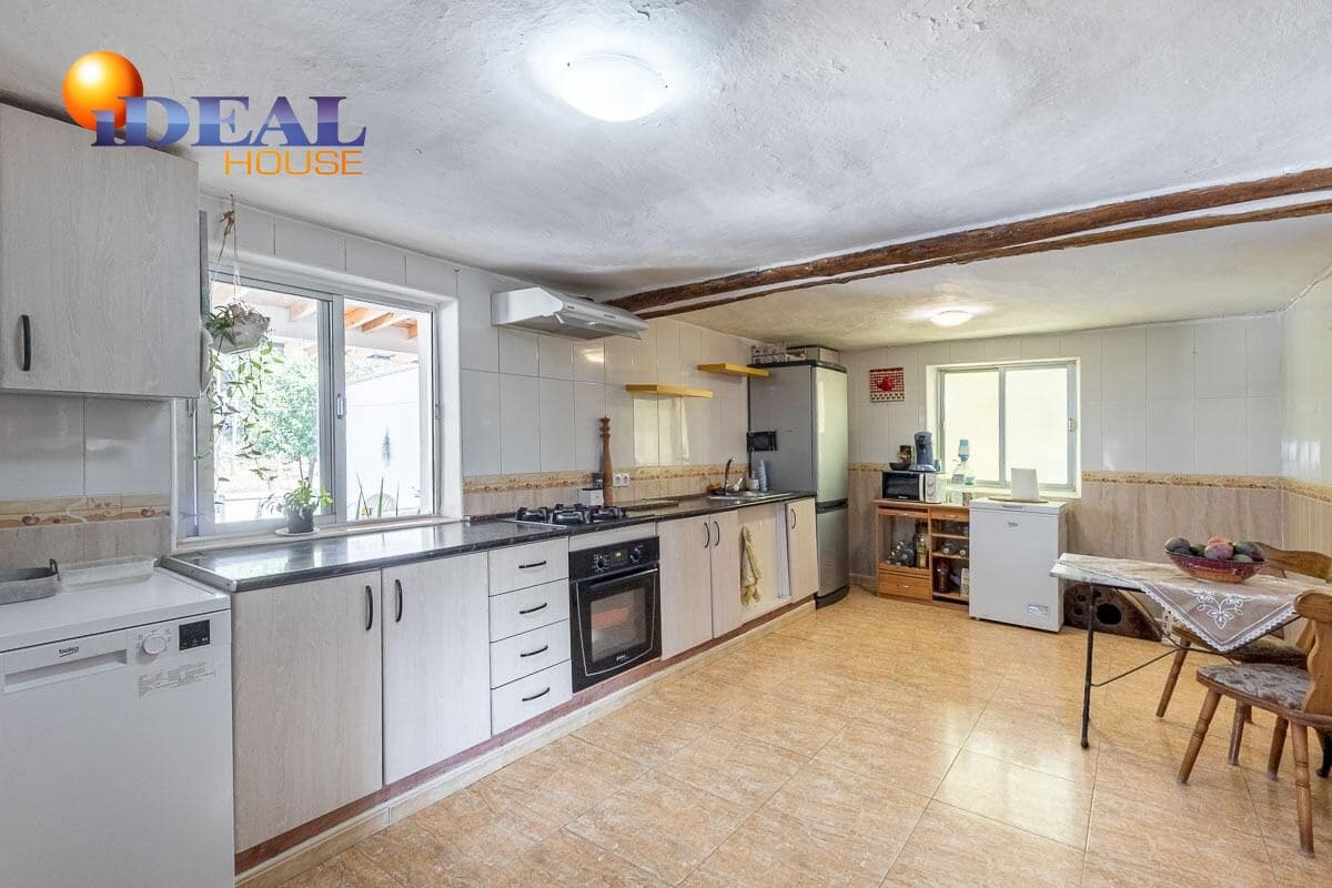 7 bedroom Villa for sale in Montefrio - € 350,000 (Ref: 9434252)