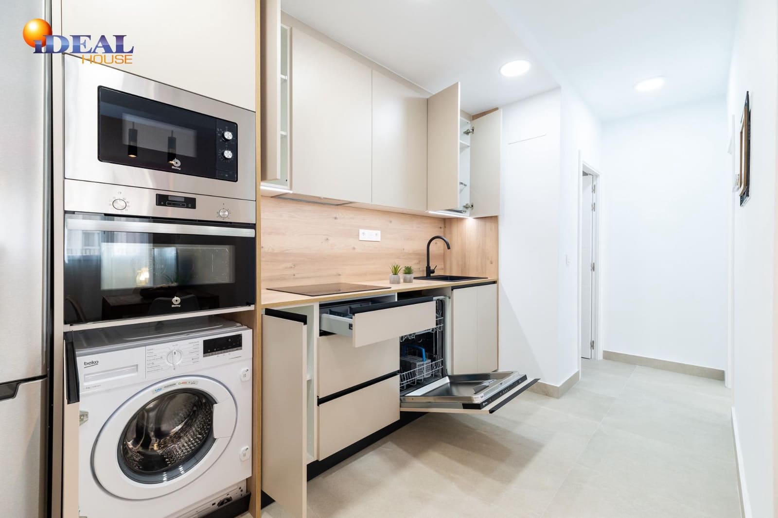 3 bedroom Flat for sale in Granada city - € 259,000 (Ref: 9434253)