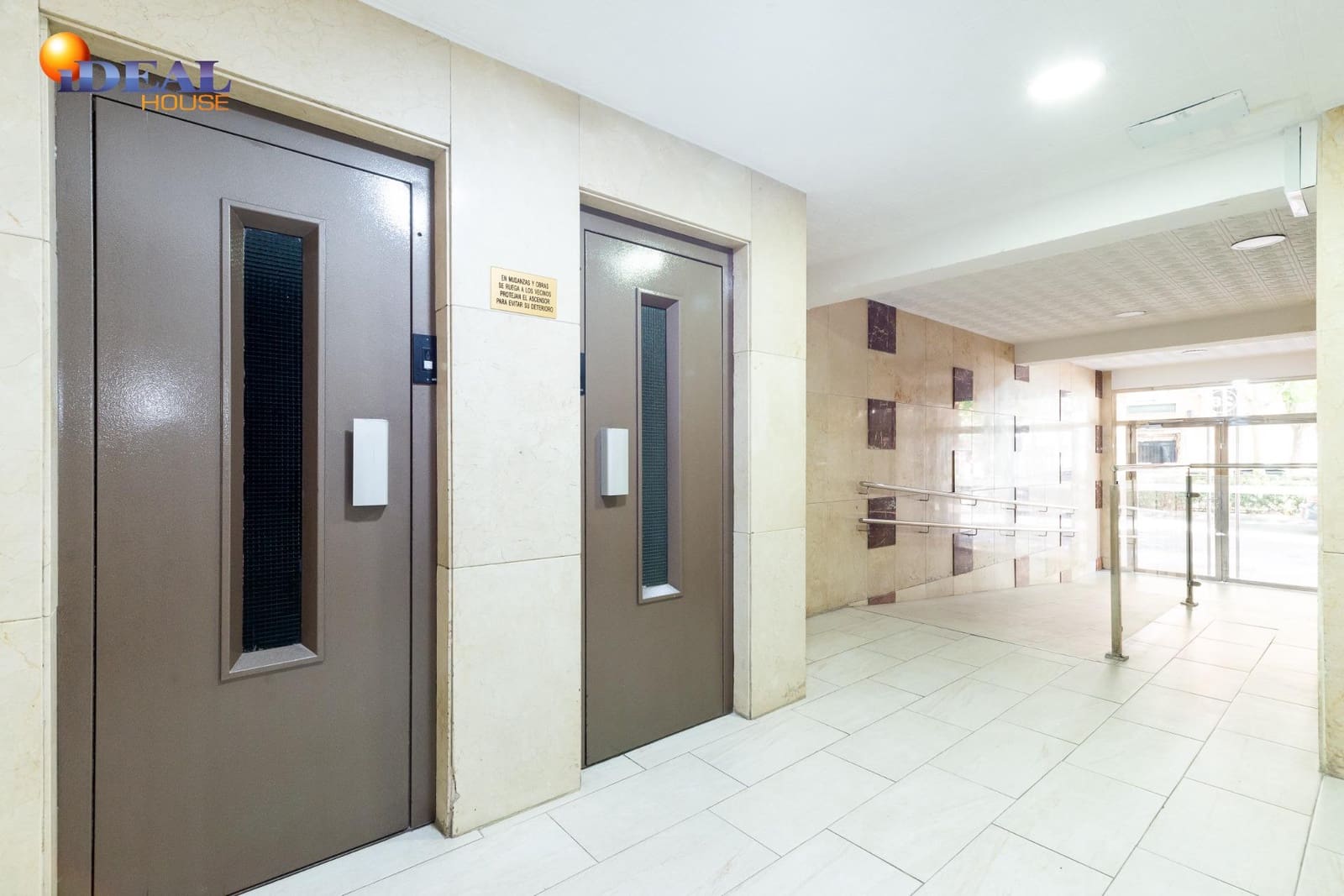 3 bedroom Flat for sale in Granada city - € 259,000 (Ref: 9434253)