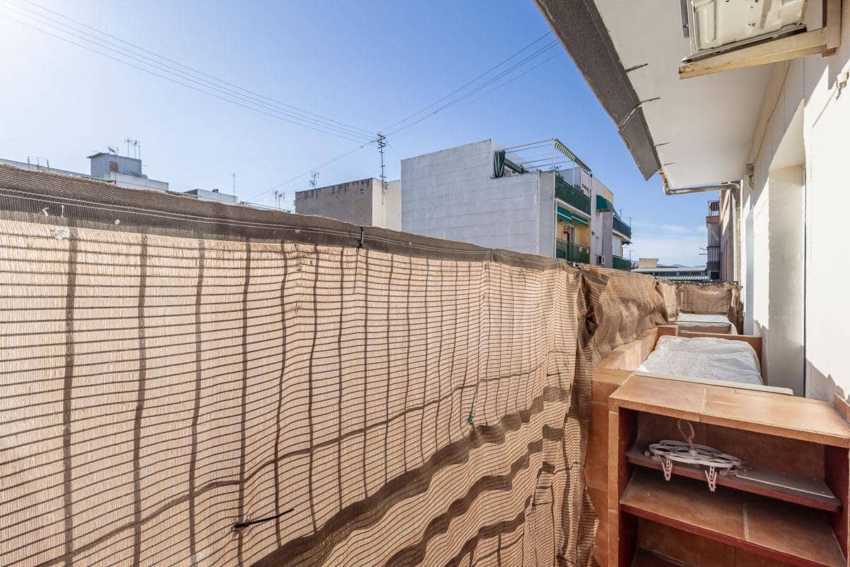 3 bedroom Flat for sale in Granada city - € 220,000 (Ref: 9434254)