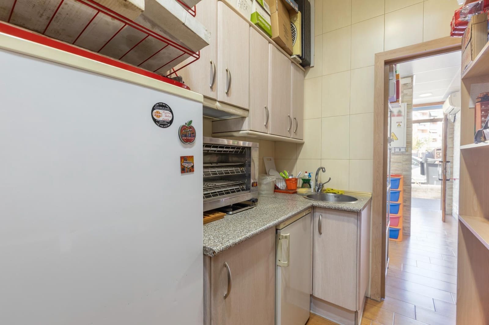 Kommersiell til salgs i Granada by - € 125 000 (Ref: 9434255)