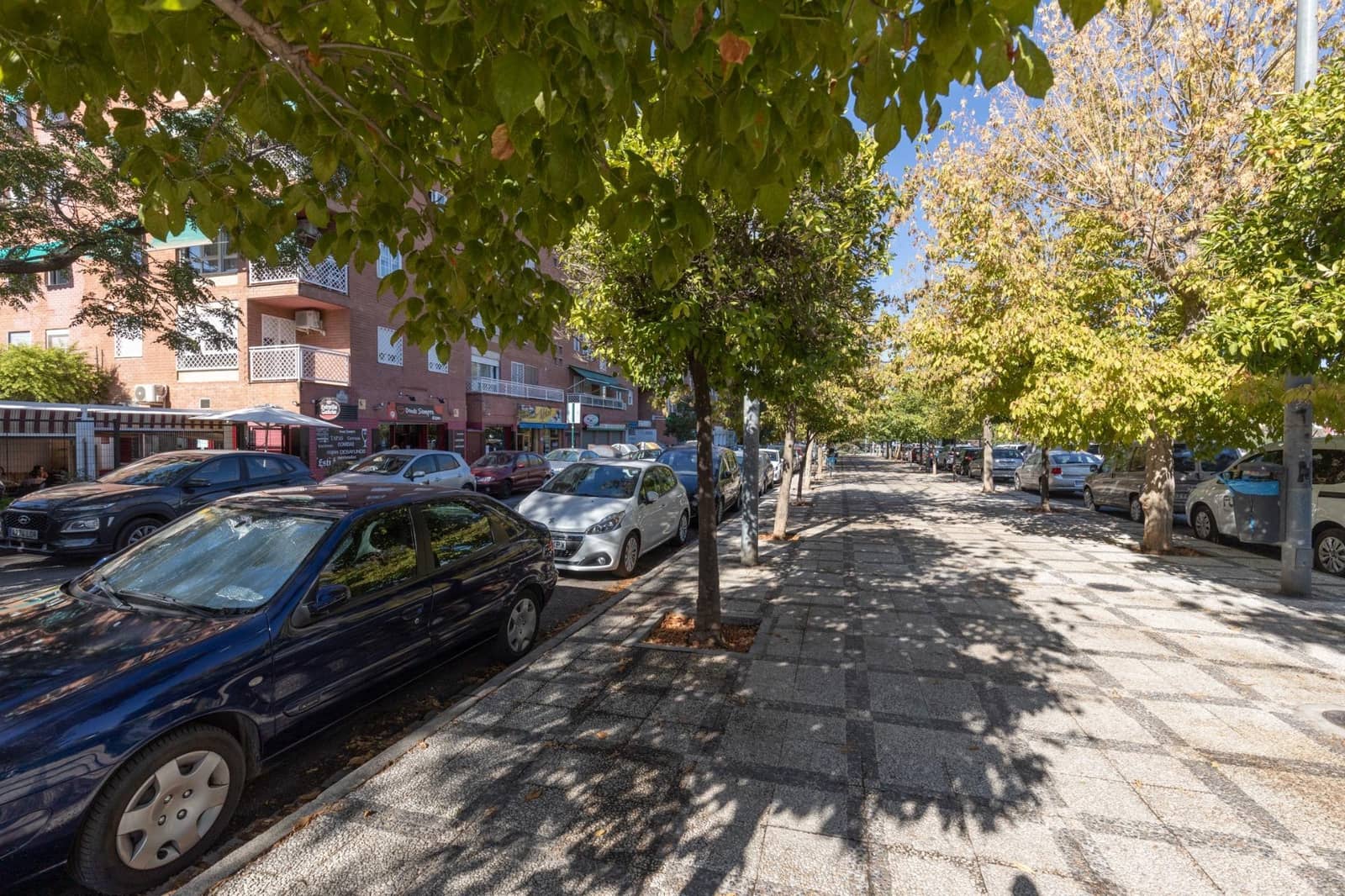 Kommersiell til salgs i Granada by - € 125 000 (Ref: 9434255)