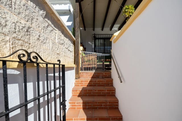 Pareado de 8 habitaciones en Calahonda, Motril en venta - 480.000 € (Ref: 9434256)