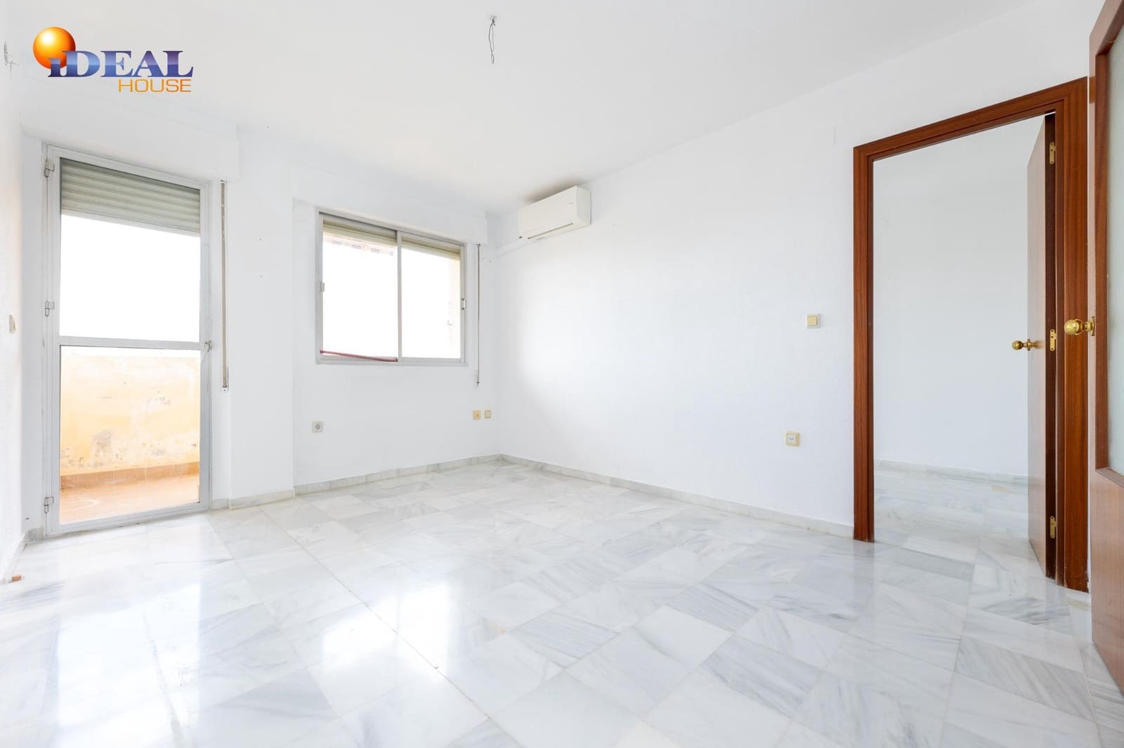 2 bedroom Flat for sale in Cenes de la Vega with garage - € 117,000 (Ref: 9434257)