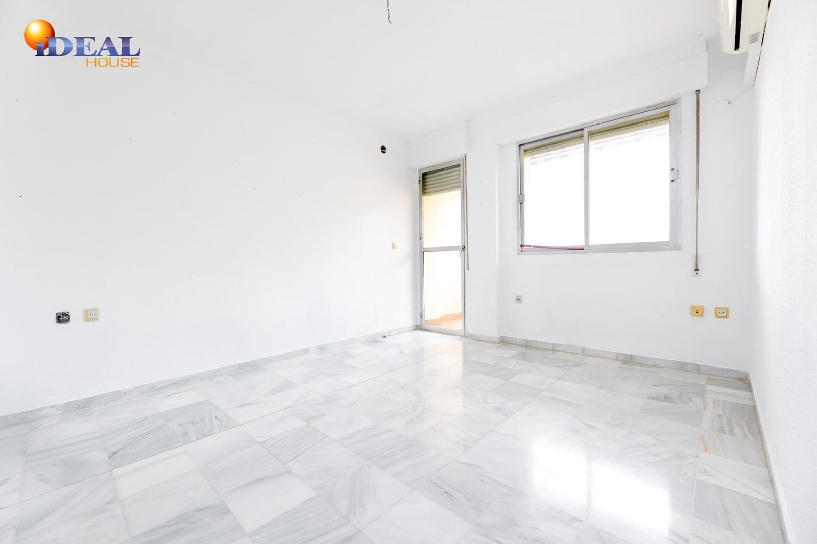 2 bedroom Flat for sale in Cenes de la Vega with garage - € 117,000 (Ref: 9434257)