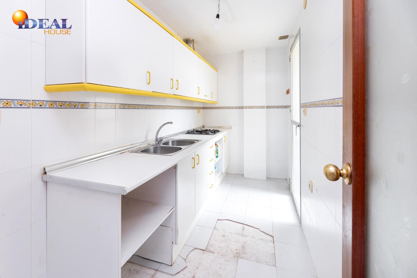 2 bedroom Flat for sale in Cenes de la Vega with garage - € 117,000 (Ref: 9434257)