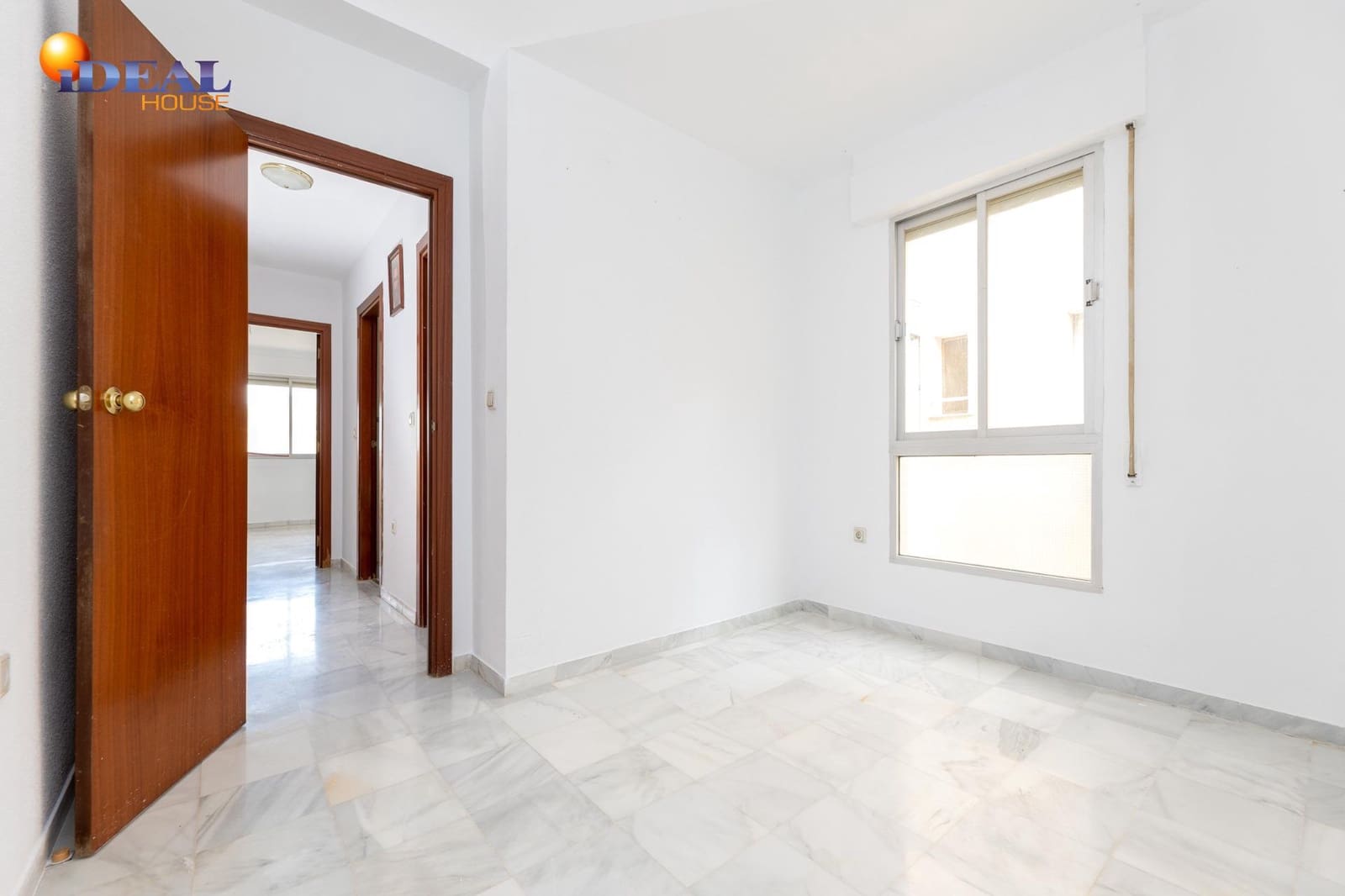 2 bedroom Flat for sale in Cenes de la Vega with garage - € 117,000 (Ref: 9434257)