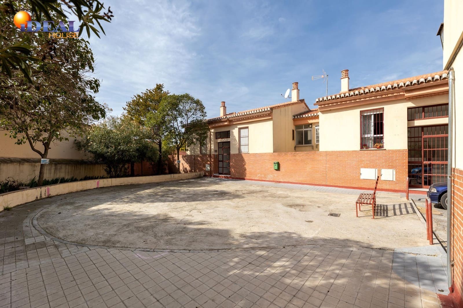 2 bedroom Flat for sale in Cenes de la Vega with garage - € 117,000 (Ref: 9434257)