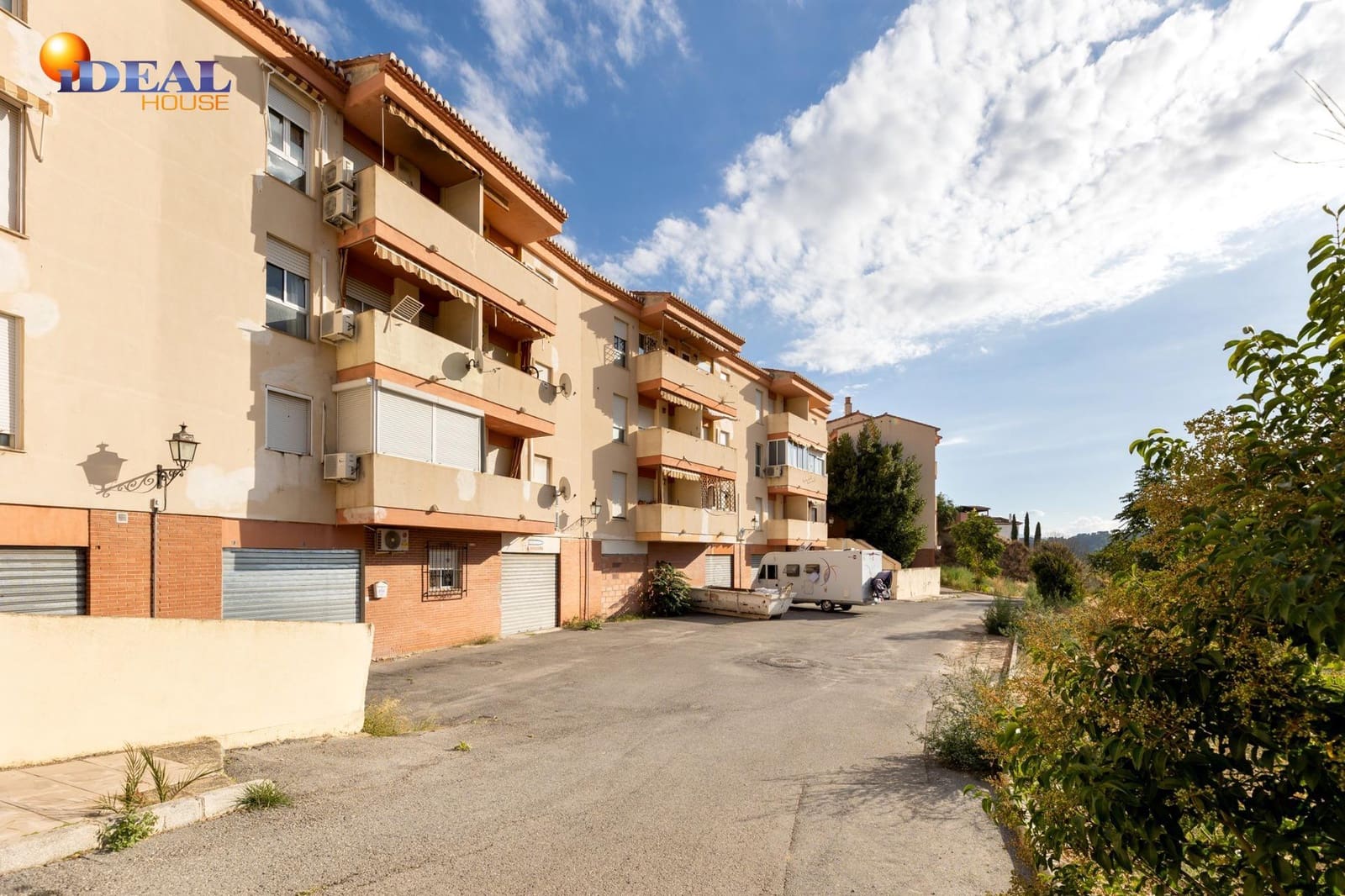 2 bedroom Flat for sale in Cenes de la Vega with garage - € 117,000 (Ref: 9434257)