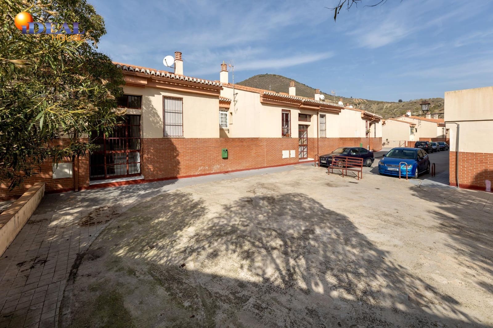 2 bedroom Flat for sale in Cenes de la Vega with garage - € 117,000 (Ref: 9434257)