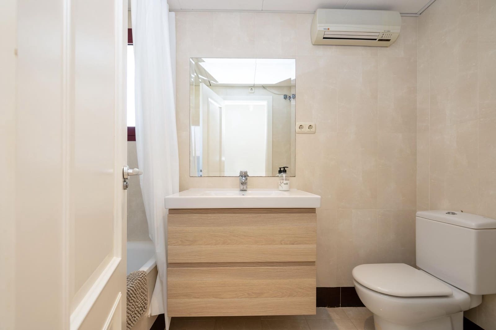 1 bedroom Apartment for sale in Motril with pool garage - € 260,000 (Ref: 9434261)