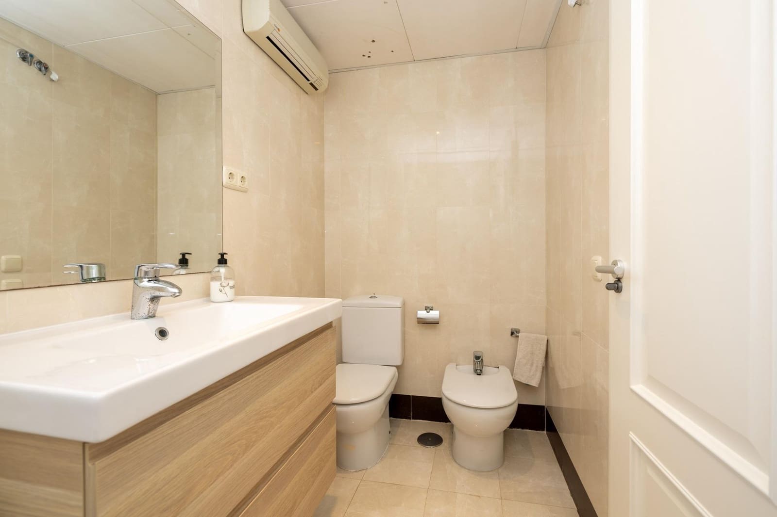 1 bedroom Apartment for sale in Motril with pool garage - € 260,000 (Ref: 9434261)