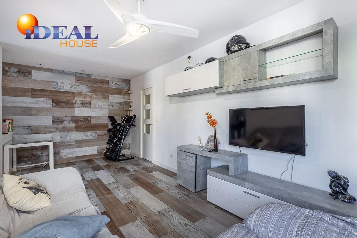 3 bedroom Terraced Villa for sale in Peligros - € 195,000 (Ref: 9434265)