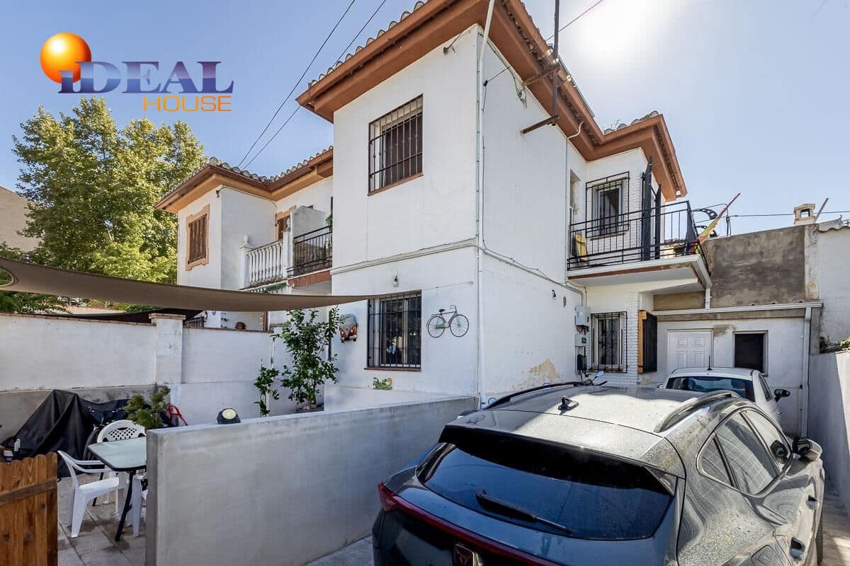 3 bedroom Terraced Villa for sale in Peligros - € 195,000 (Ref: 9434265)