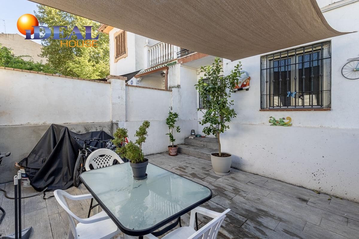 3 bedroom Terraced Villa for sale in Peligros - € 195,000 (Ref: 9434265)