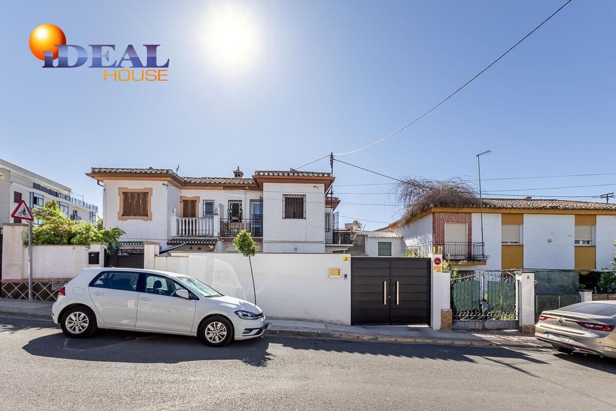 3 bedroom Terraced Villa for sale in Peligros - € 195,000 (Ref: 9434265)