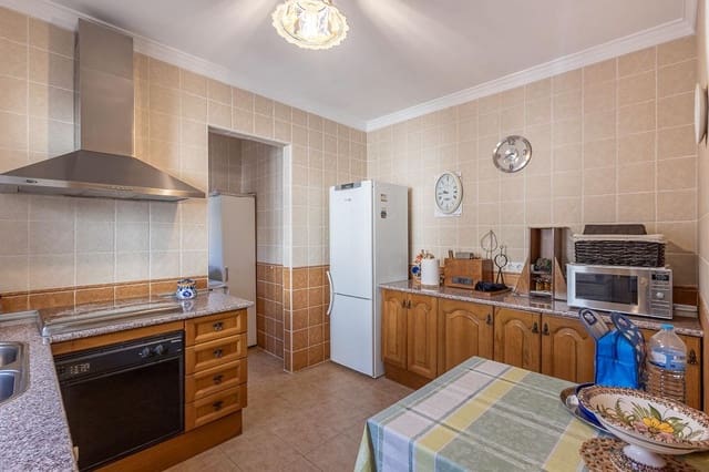 3 bedroom Townhouse for sale in Jatar with garage - € 159,000 (Ref: 9434268)