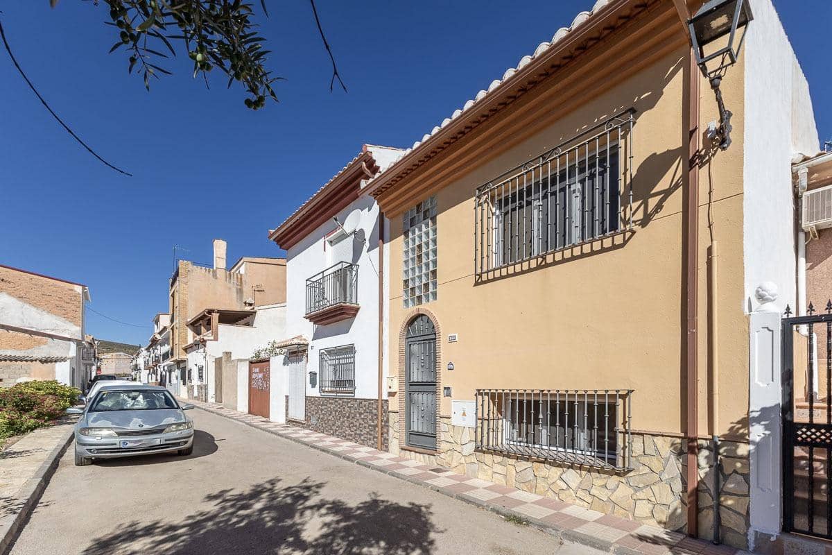 3 bedroom Townhouse for sale in Jatar with garage - € 159,000 (Ref: 9434268)