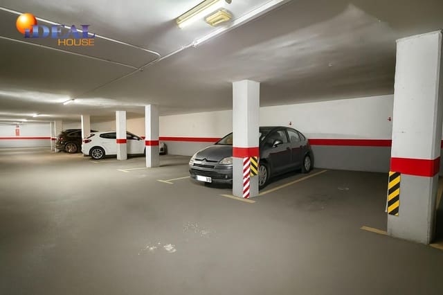 Garage te koop in Centro, Granada stad - € 28.500 (Ref: 9434275)