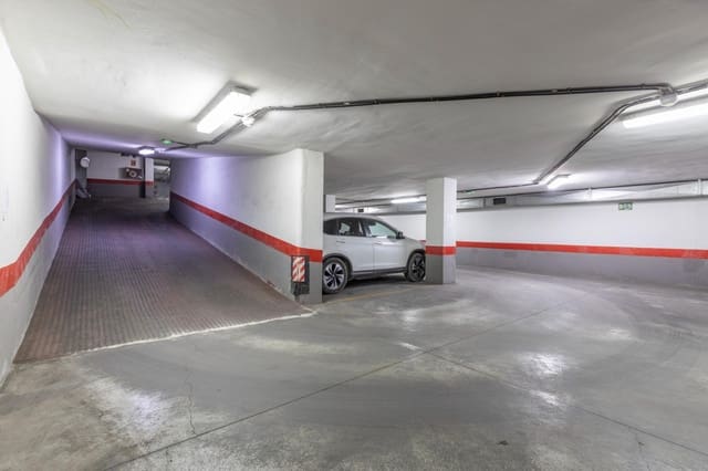 Garaje en Centro, Granada ciudad en venta - 30.000 € (Ref: 9434277)