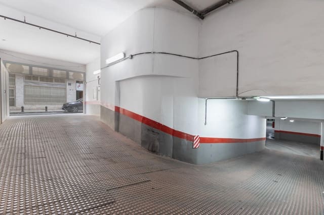 Garaje en Centro, Granada ciudad en venta - 30.000 € (Ref: 9434277)