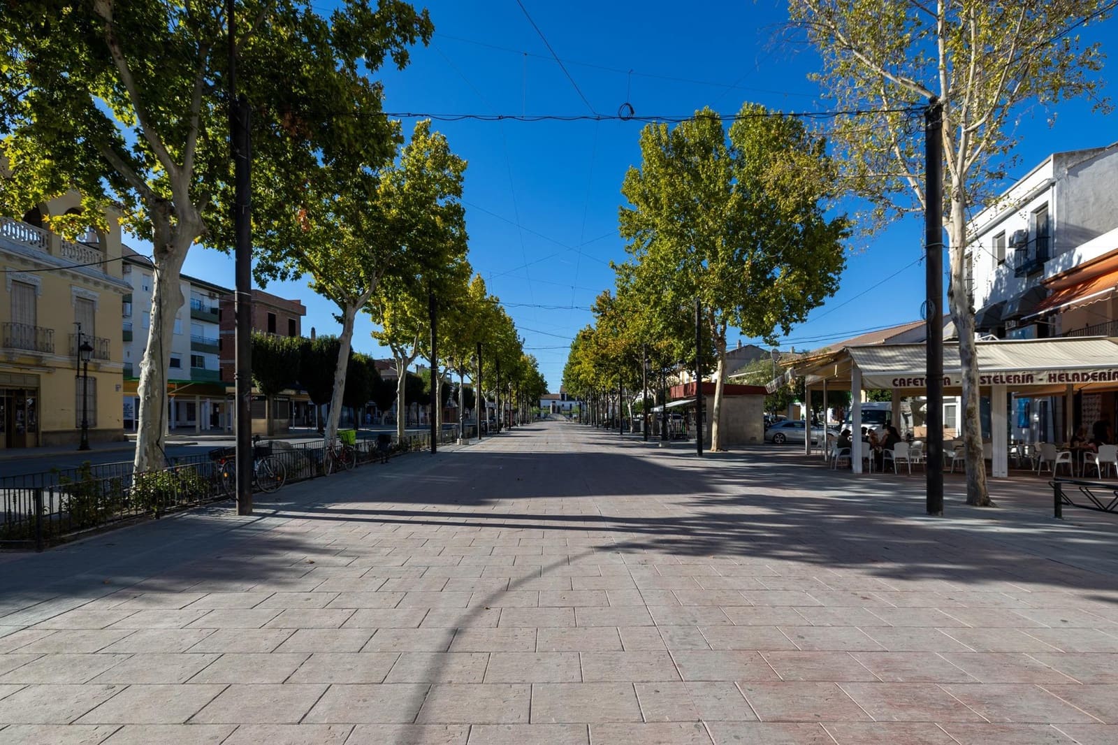 4 chambre Local Commercial à vendre à Fuente Vaqueros - 200 000 € (Ref: 9434278)