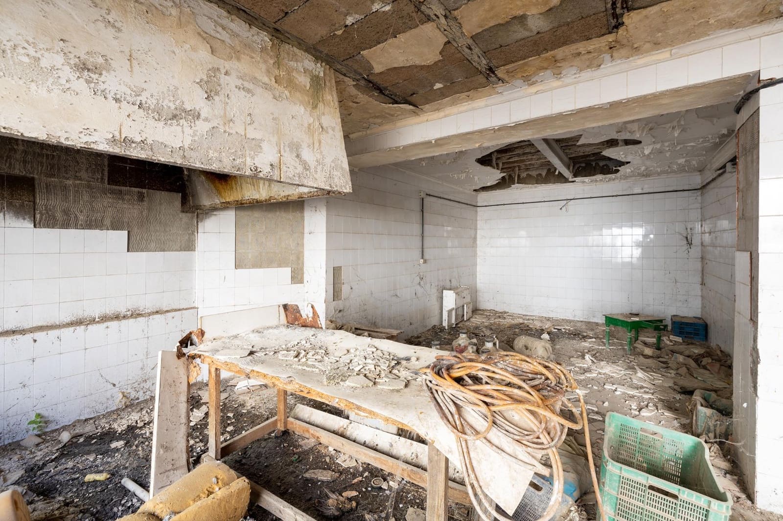 4 chambre Local Commercial à vendre à Fuente Vaqueros - 200 000 € (Ref: 9434278)