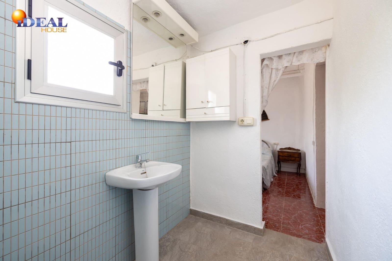 2 bedroom Finca/Country House for sale in Moraleda de Zafayona with garage - € 79,900 (Ref: 9434281)