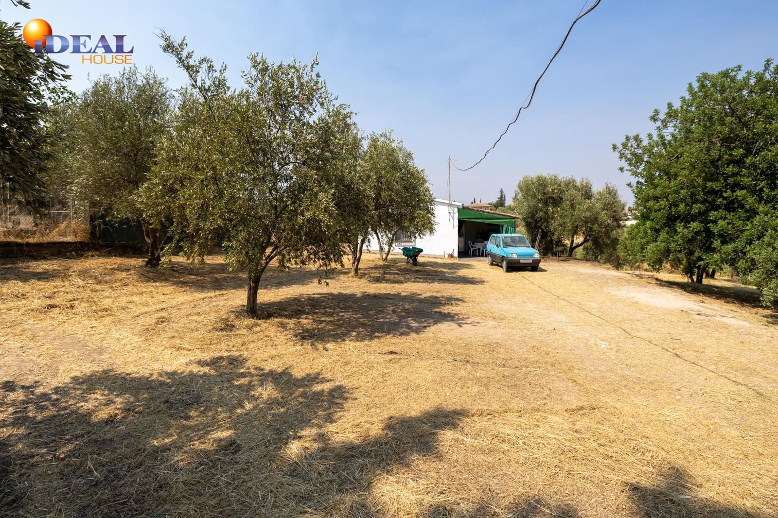 2 bedroom Finca/Country House for sale in Moraleda de Zafayona with garage - € 79,900 (Ref: 9434281)