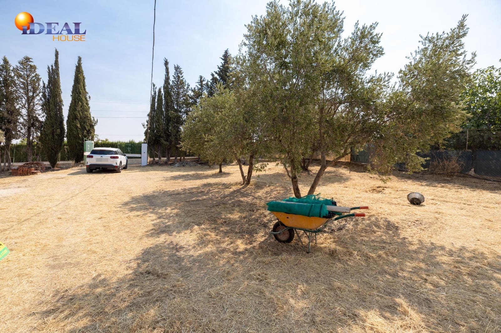 2 bedroom Finca/Country House for sale in Moraleda de Zafayona with garage - € 79,900 (Ref: 9434281)