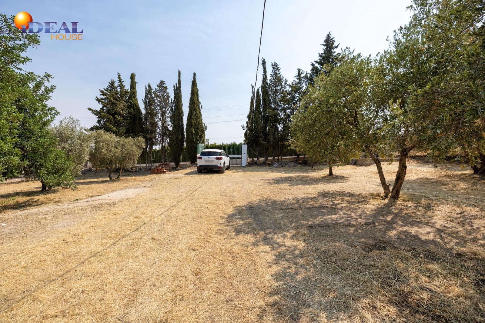 2 bedroom Finca/Country House for sale in Moraleda de Zafayona with garage - € 79,900 (Ref: 9434281)