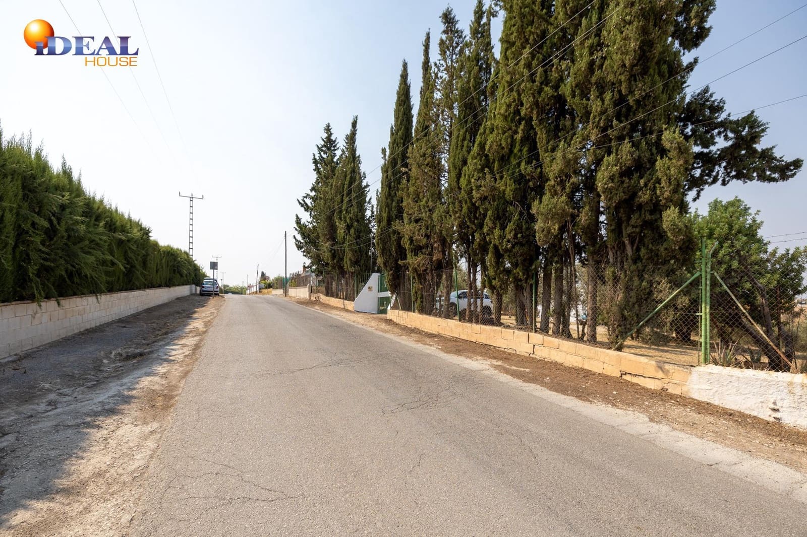 2 bedroom Finca/Country House for sale in Moraleda de Zafayona with garage - € 79,900 (Ref: 9434281)