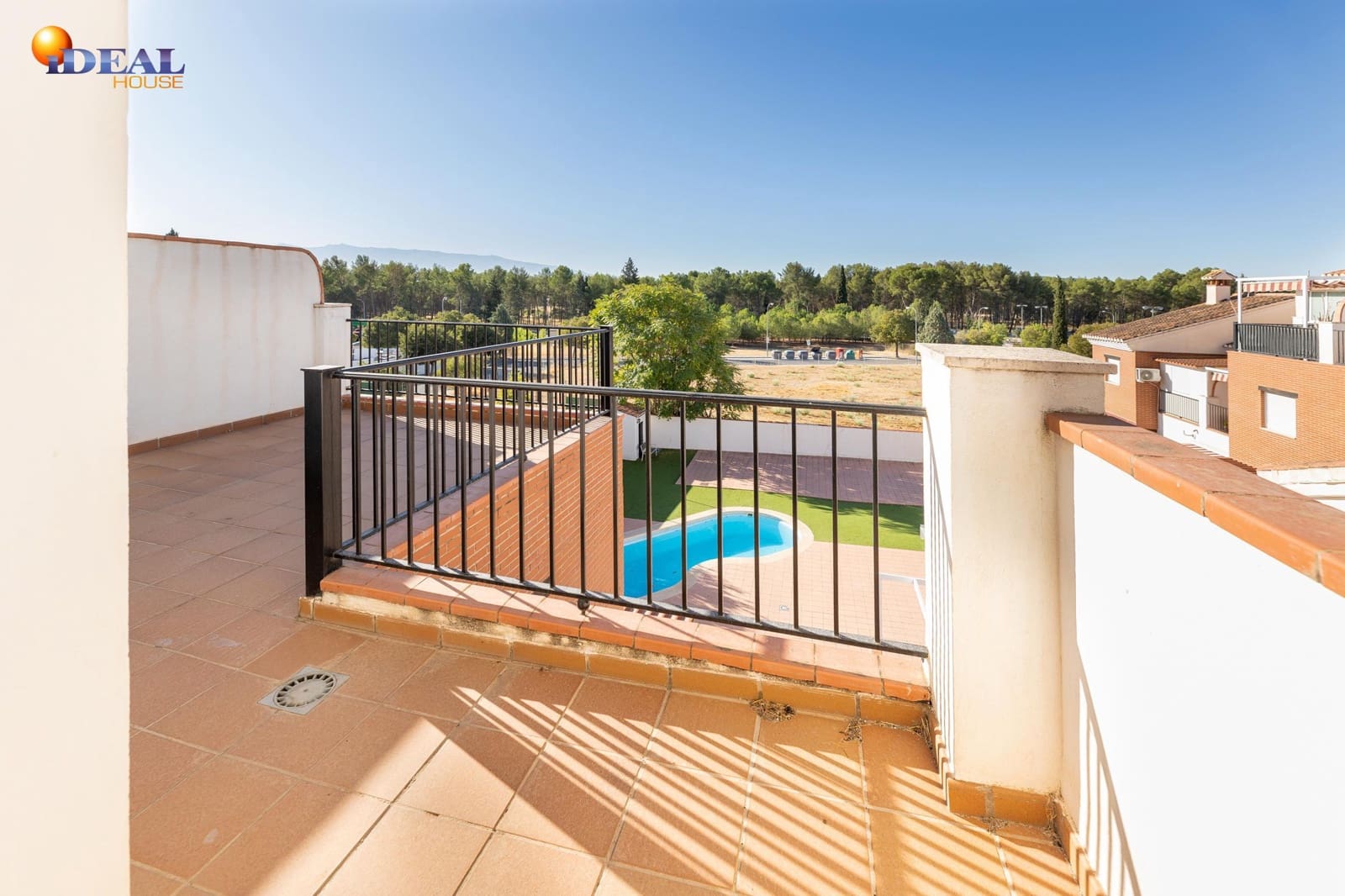 4 bedroom Terraced Villa for sale in Atarfe with pool garage - € 255,000 (Ref: 9434282)