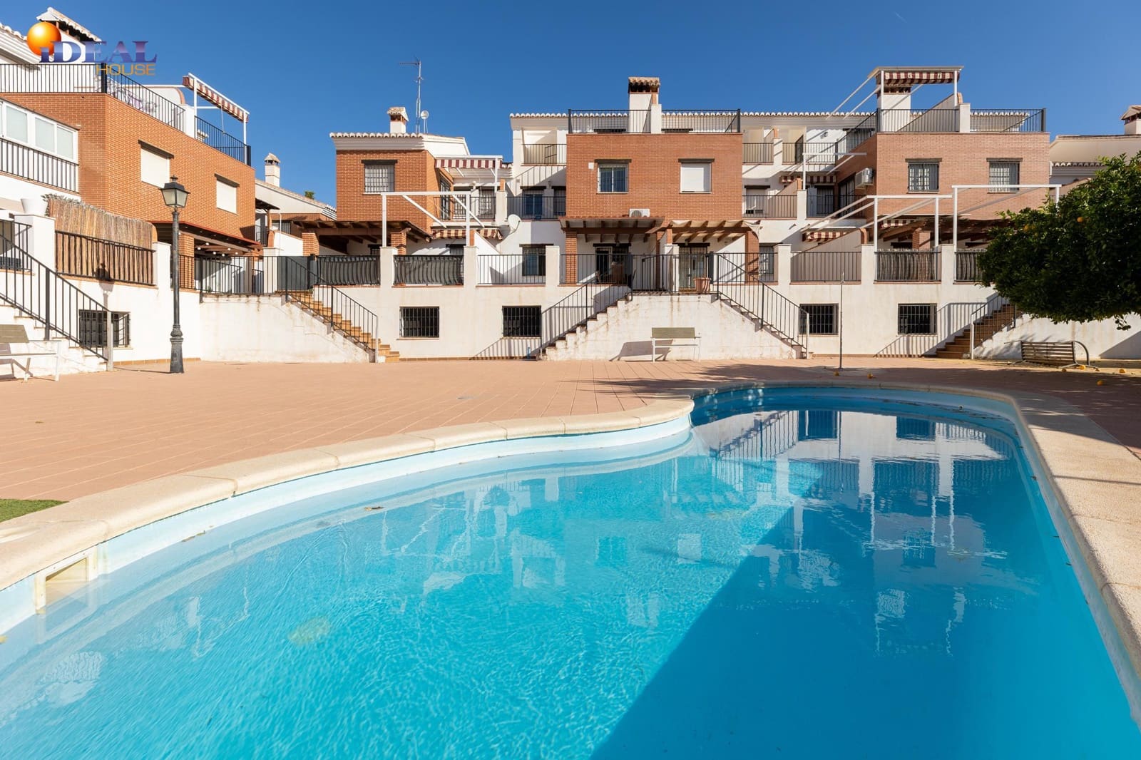 4 bedroom Terraced Villa for sale in Atarfe with pool garage - € 255,000 (Ref: 9434282)