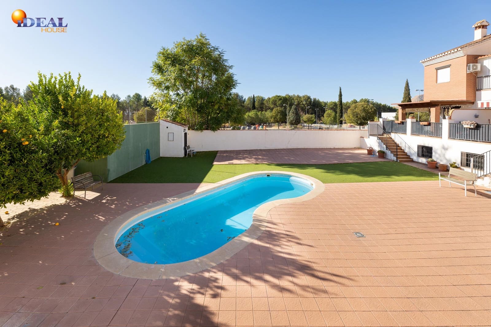 4 bedroom Terraced Villa for sale in Atarfe with pool garage - € 255,000 (Ref: 9434282)